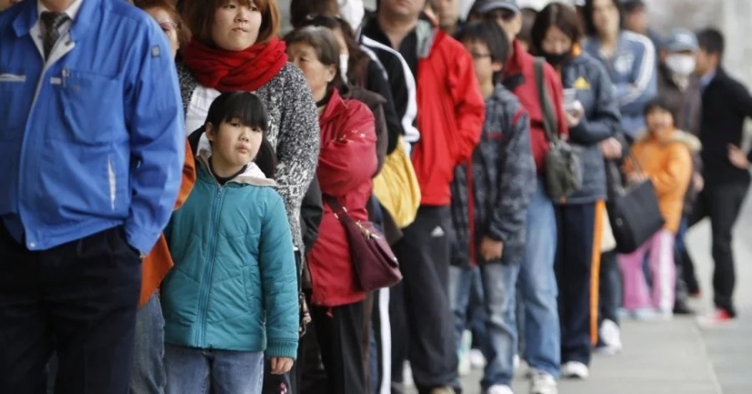 No deje que la punta, no la corte en la línea, no señalar con el dedo: ¿qué no hacer en Japón, para no ofender a los locales