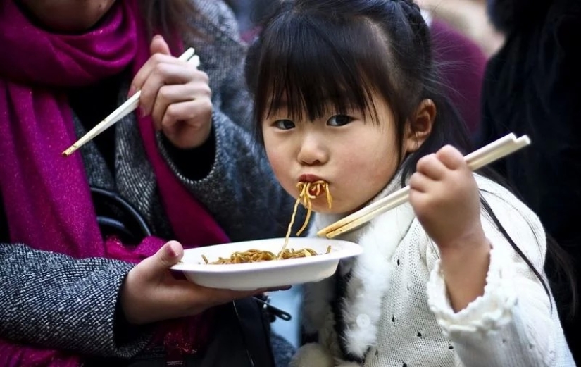 No deje que la punta, no la corte en la línea, no señalar con el dedo: ¿qué no hacer en Japón, para no ofender a los locales