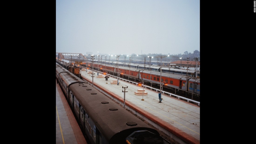 No hay lugar para que una manzana caiga en un barril de arenques: La agitada vida de los trenes indios