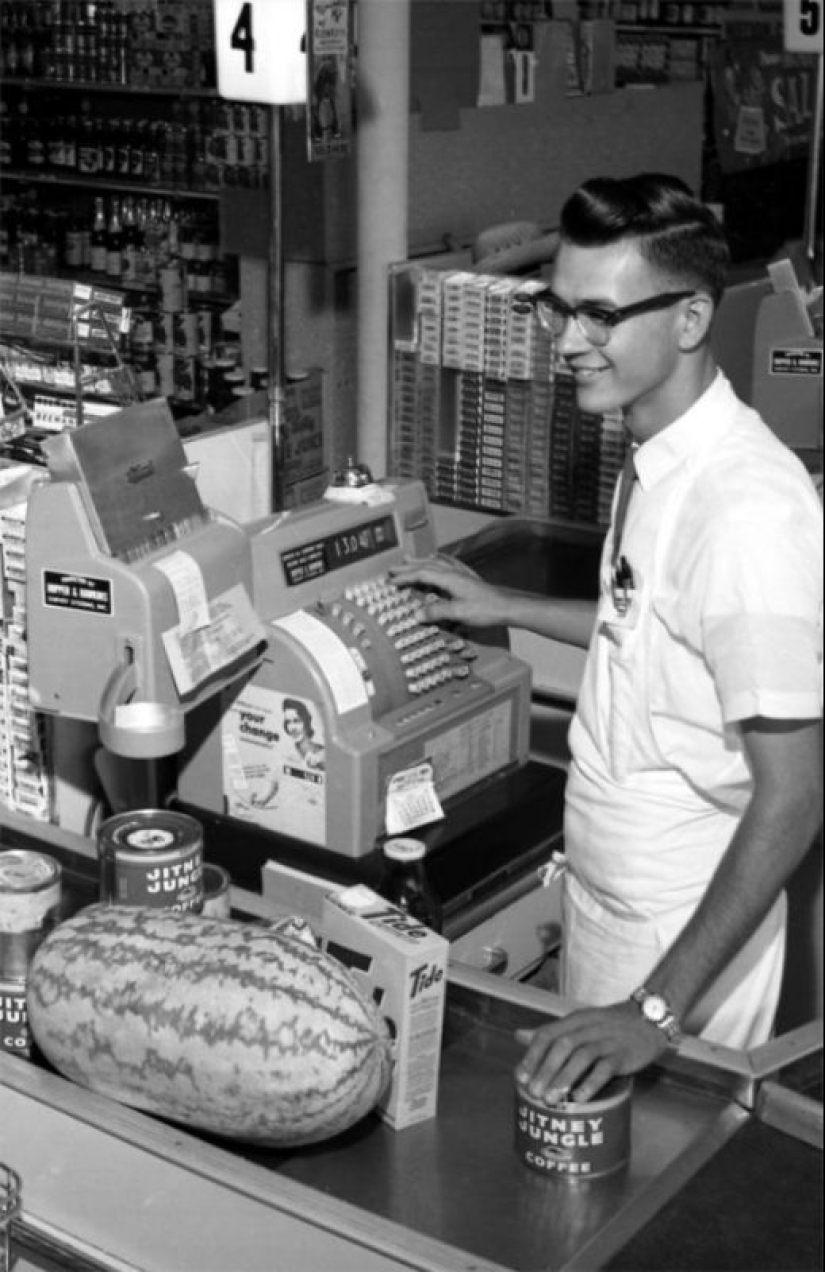 Nostalgia alienígena: la abundancia de tiendas estadounidenses en los años 60