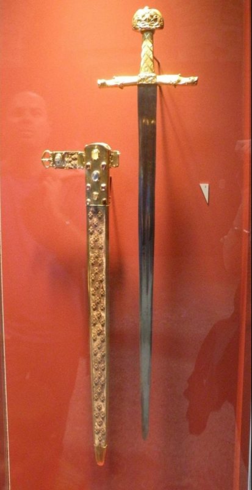 Not just Excalibur: 10 most famous swords of the Middle Ages