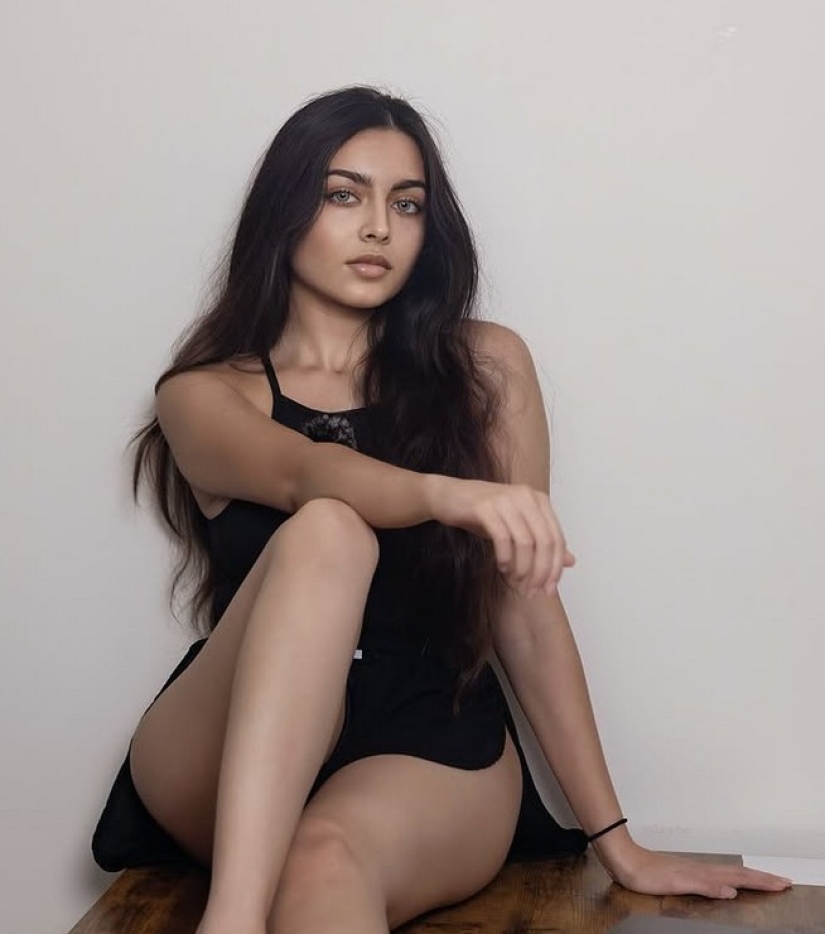 Not Just Formulas: Mathematician Blogger Zara Dar Becomes OnlyFans Model