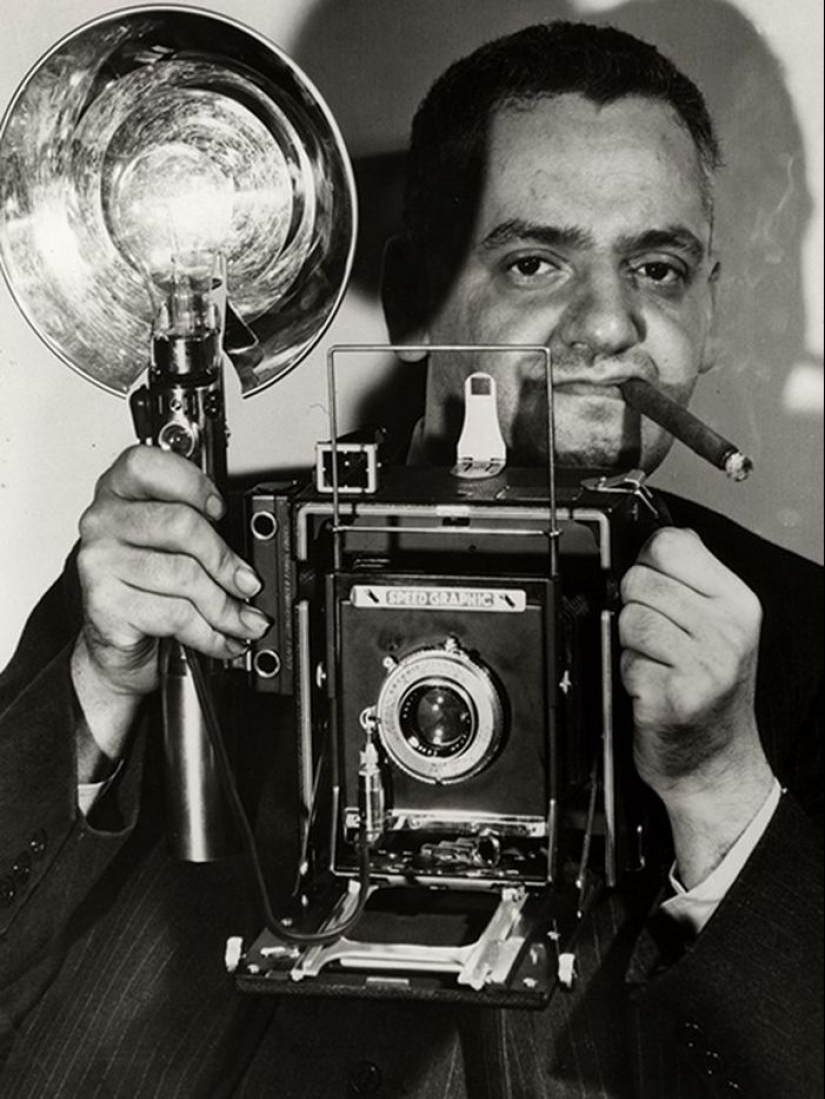Nueva York en la década de 1940 a través de la lente de Weegee, el maestro de la fotografía policial.