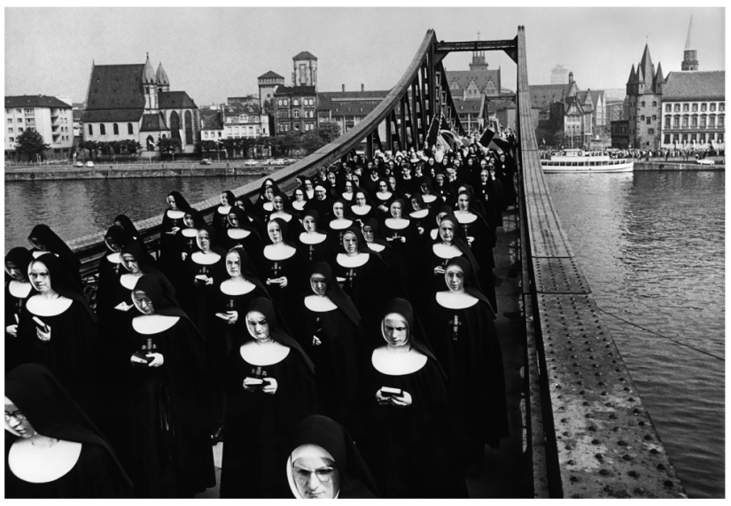 Obras maestras de la fotografía callejera: la vida real en cada imagen de los maestros