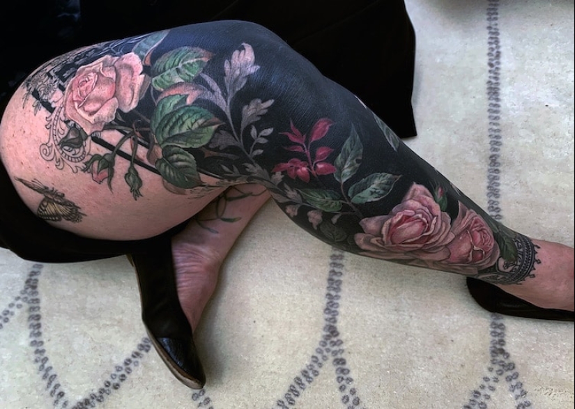 Obras maestras sobre el cuerpo: exquisita de flores tatuajes de Esther García