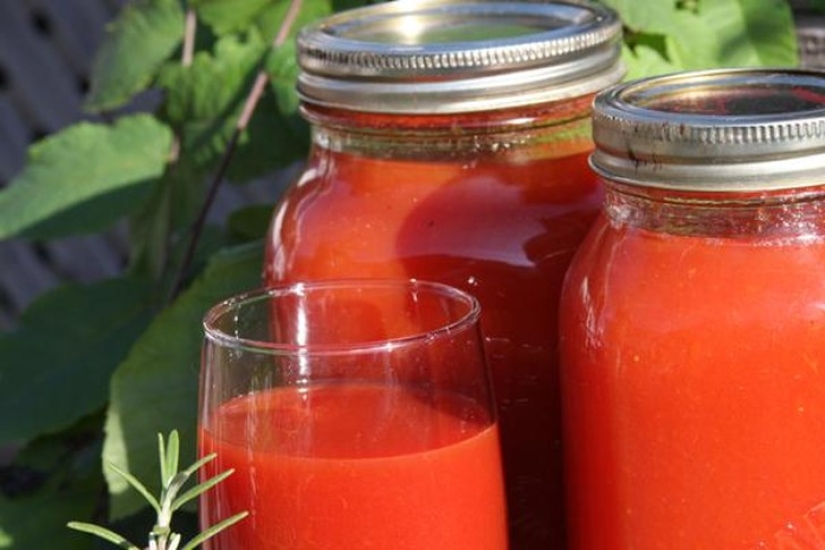 Oh, those delicious tomatoes! 10 useful properties of "apples of love"