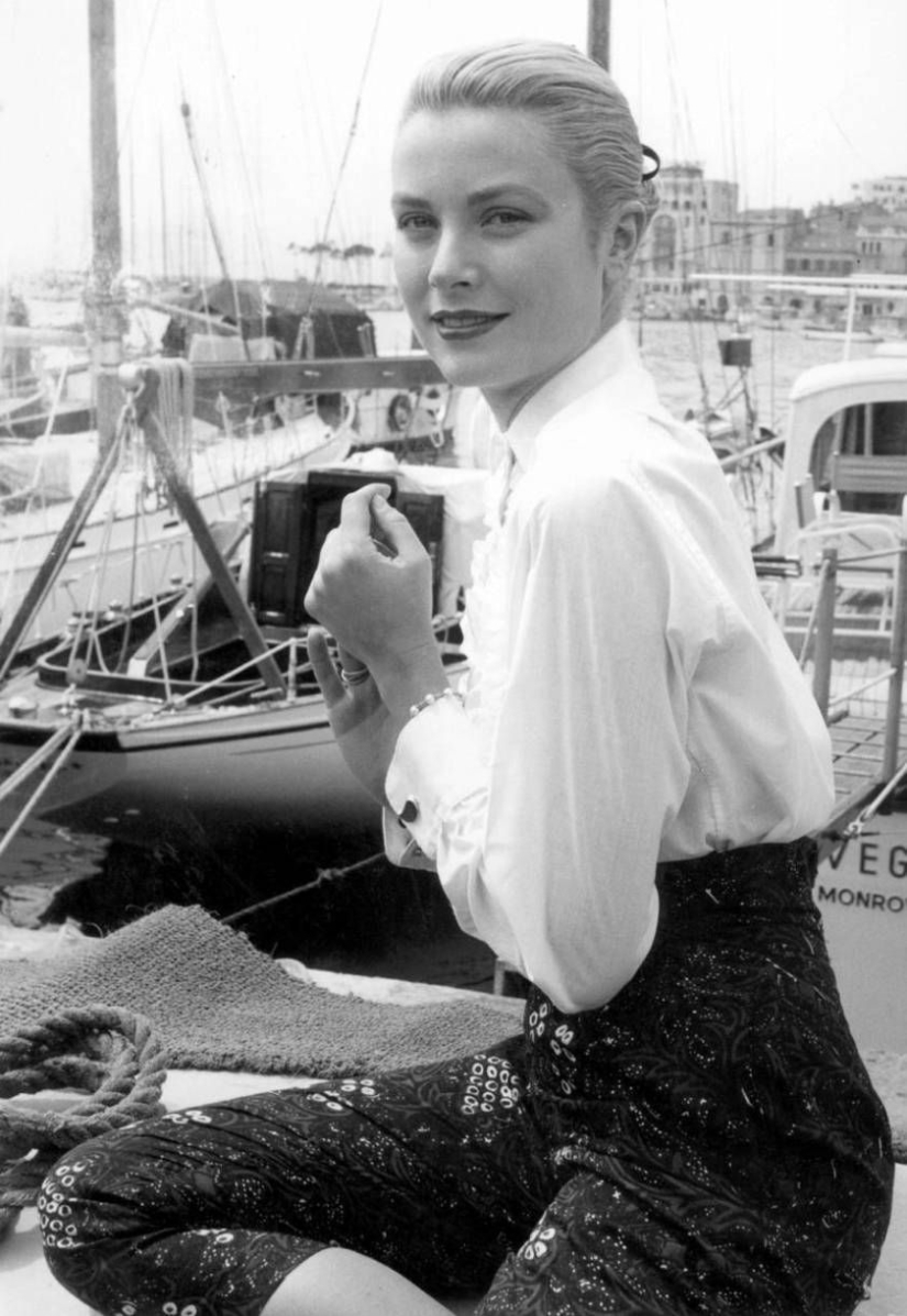 On a snow-white yacht: 20 vintage photos of Monroe, Hepburn and other stars at sea