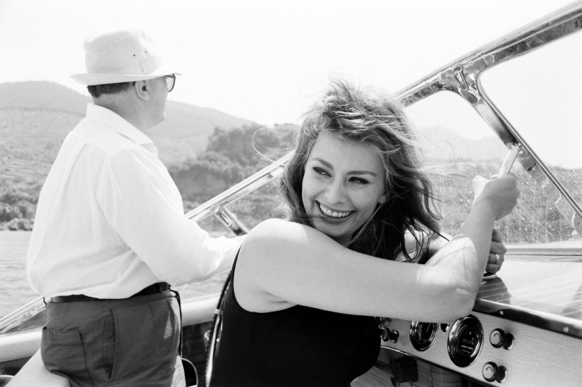 On a snow-white yacht: 20 vintage photos of Monroe, Hepburn and other stars at sea