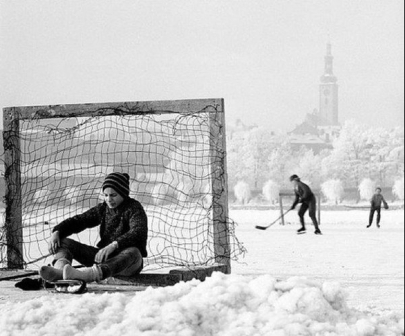 On the waves of memory: how we lived and played in the courtyards of our childhood