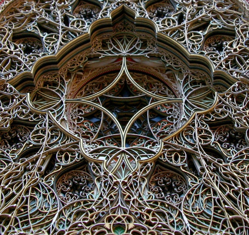 Openwork stained glass windows made of... cardboard