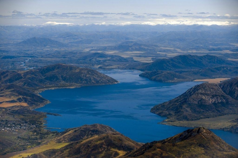 Otoño en las montañas de Kazajstán a vista de pájaro