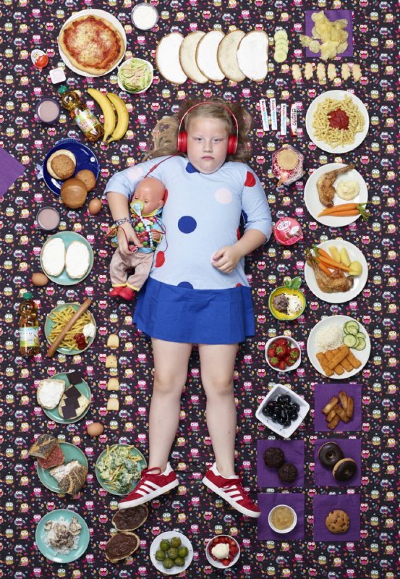 Our daily bread: amazing photo Gregg Segal on the diets of children of different Nations