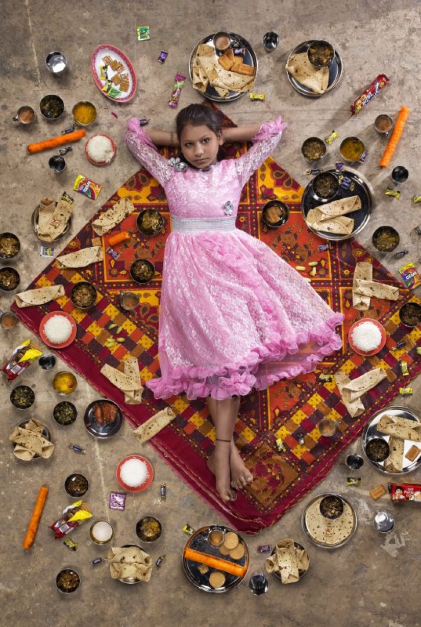 Our daily bread: amazing photo Gregg Segal on the diets of children of different Nations