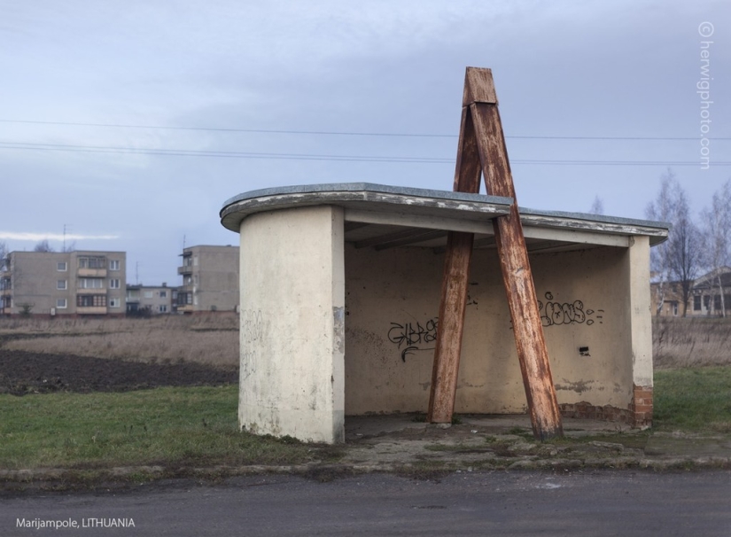 Paradas de autobús soviéticas tan diferentes en fotografías de Christopher Herwig