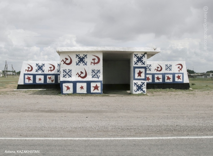 Paradas de autobús soviéticas tan diferentes en fotografías de Christopher Herwig