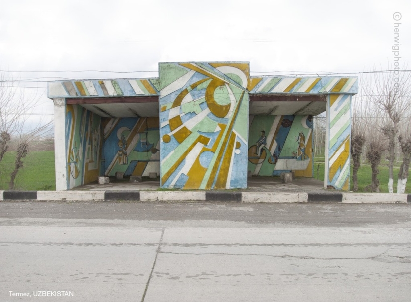 Paradas de autobús soviéticas tan diferentes en fotografías de Christopher Herwig