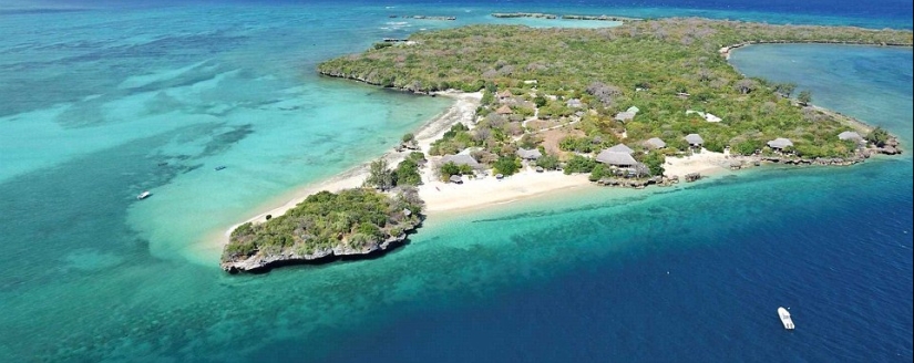 Paradise with the most transparent water in the world