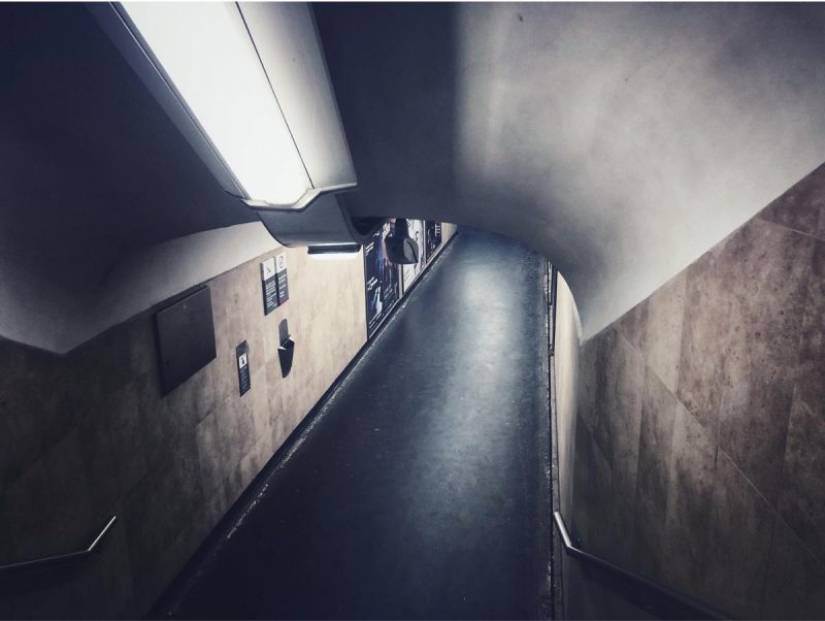 Paris at night — French photographer Loic Le Coeur takes stunning pictures on his phone