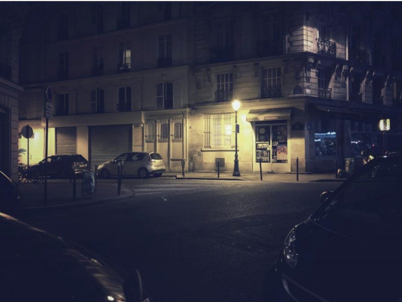 Paris at night — French photographer Loic Le Coeur takes stunning pictures on his phone