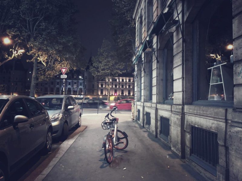 Paris at night — French photographer Loic Le Coeur takes stunning pictures on his phone