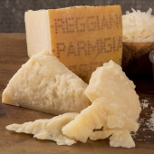 Parmesan-delicious, but expensive: the passion of English sailors for Italian cheese