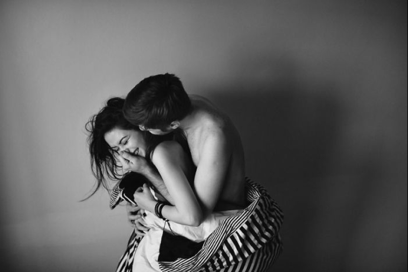 Passion and tenderness: the photographer showed intimate moments of couples in love