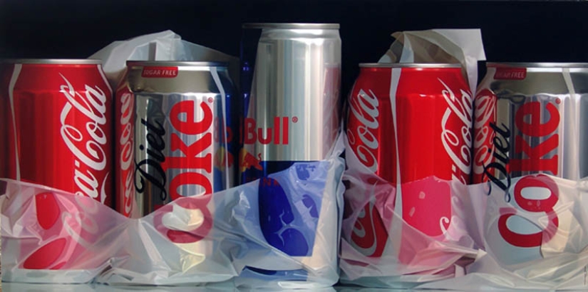 Pedro Campos and his oil paintings, similar to photos