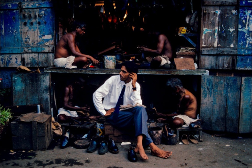 People at work: photo by Steve McCurry