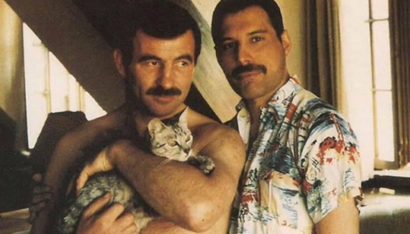 Personal photos of Freddie Mercury and his boyfriend of the 1980s