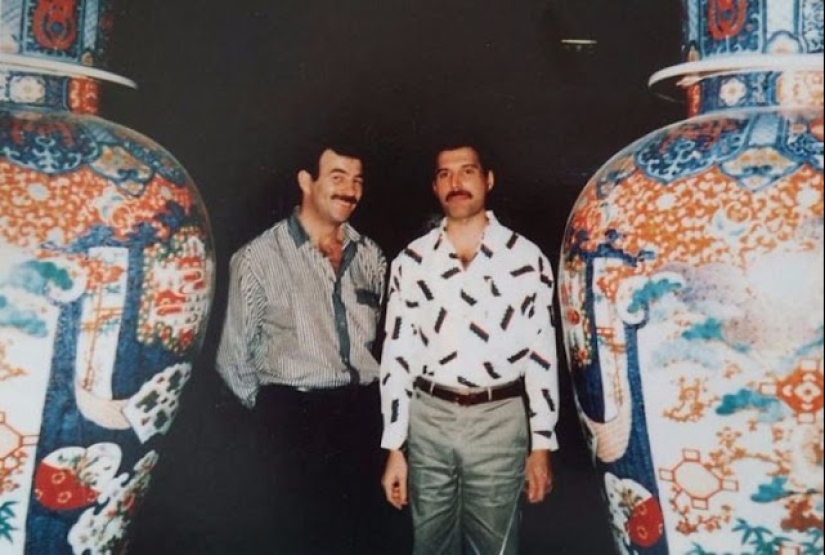 Personal photos of Freddie Mercury and his boyfriend of the 1980s