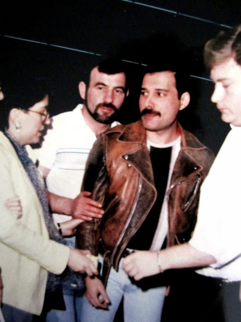 Personal photos of Freddie Mercury and his boyfriend of the 1980s