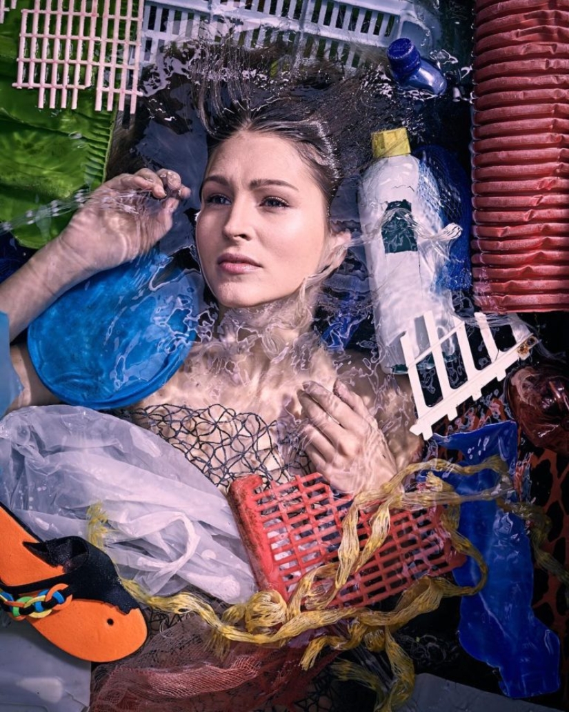 Photo project “Plastic Ocean” - beautiful girls surrounded by garbage