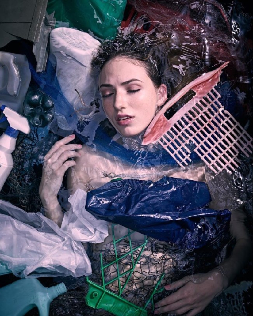 Photo project “Plastic Ocean” - beautiful girls surrounded by garbage