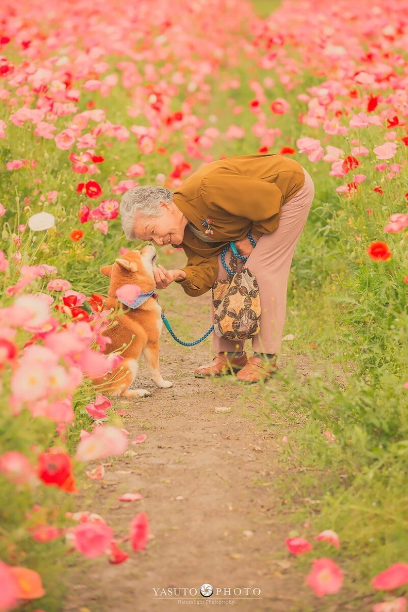 Photographer from Japan makes touching photos of his grandmother and dog
