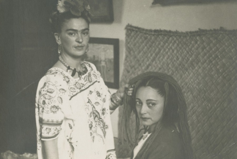 Photos and secret love letters of Frida Kahlo