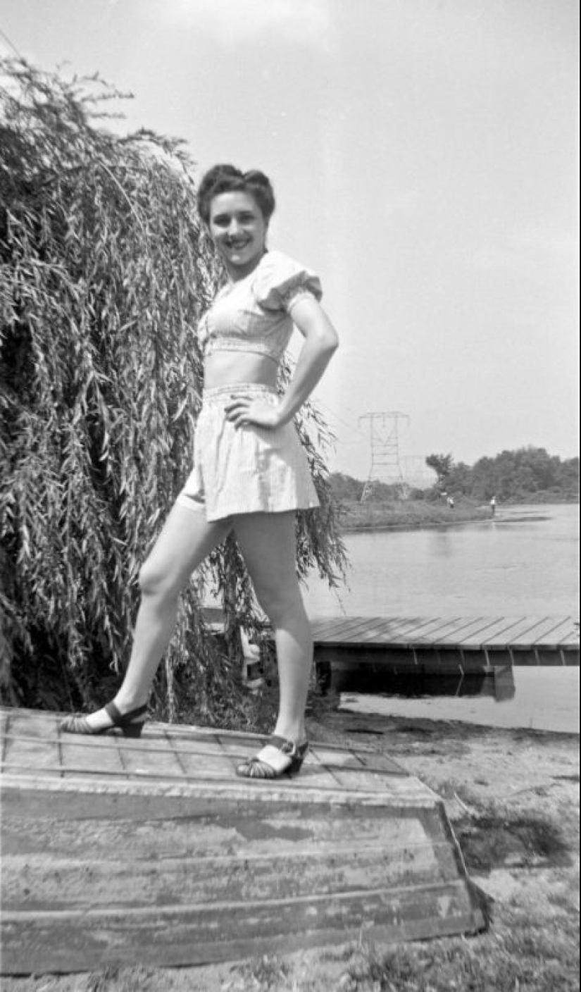 Photos of girls of the 40s in short tops and shorts