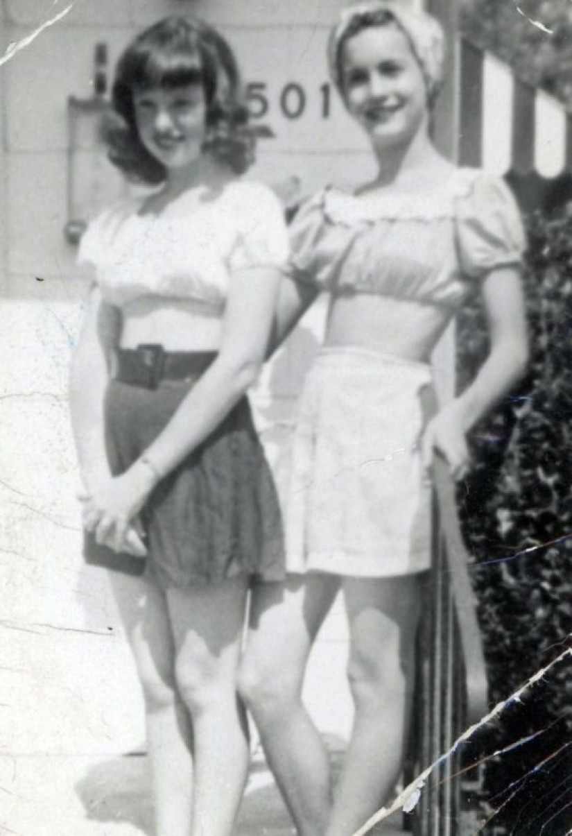 Photos of girls of the 40s in short tops and shorts