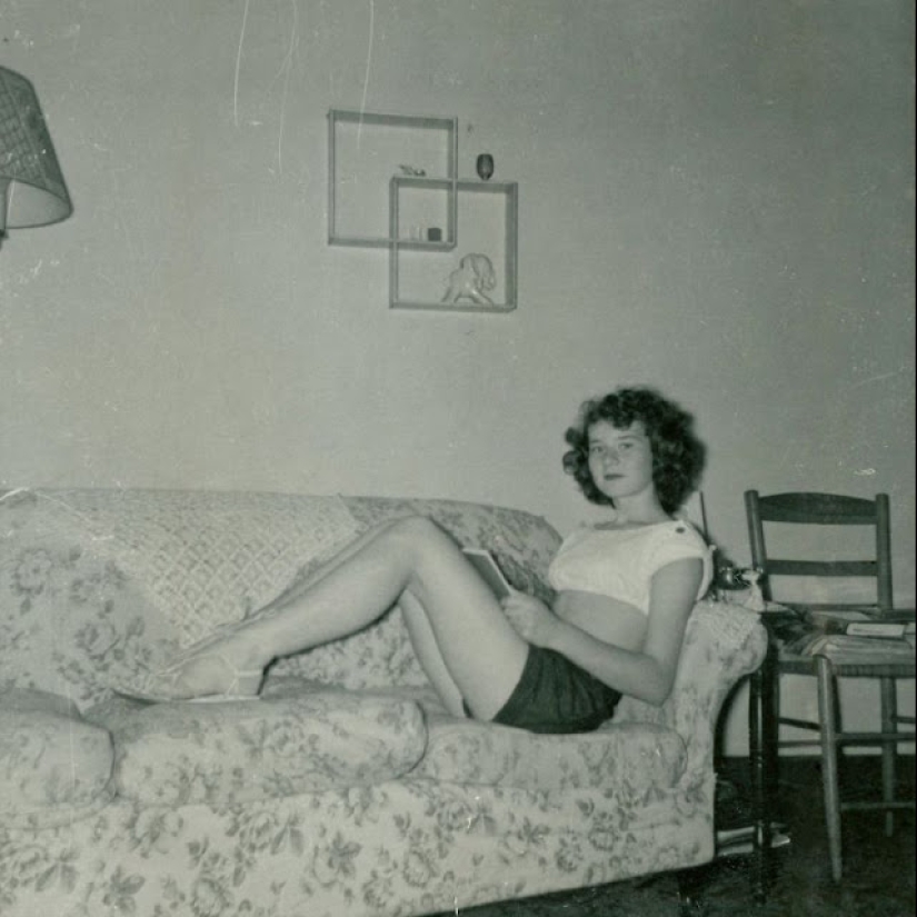 Photos of girls of the 40s in short tops and shorts