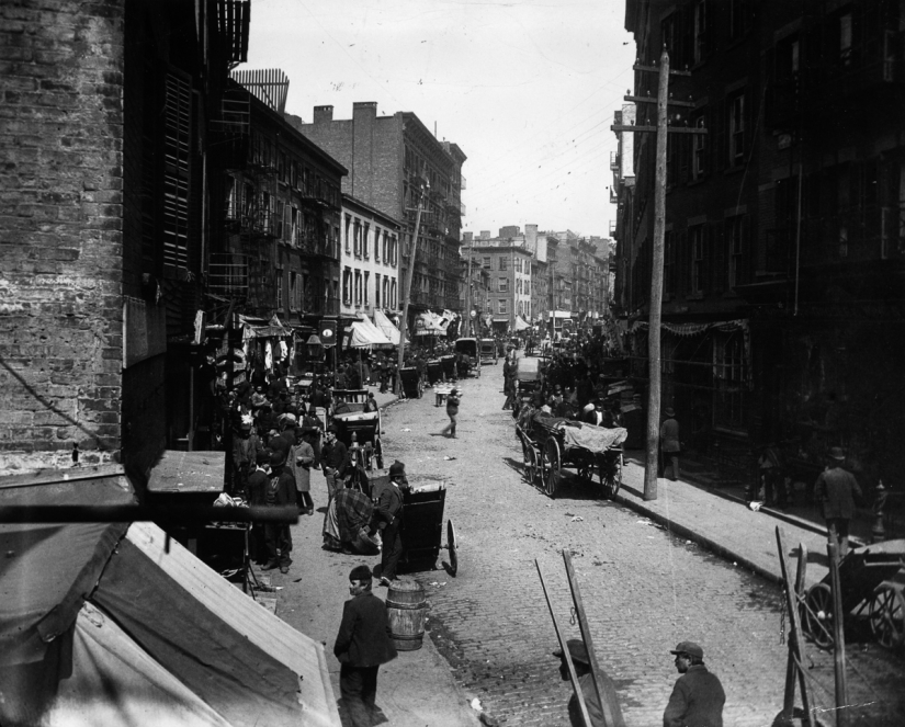 Photos of Manhattan 1870-1900, when the island was a slum of New York