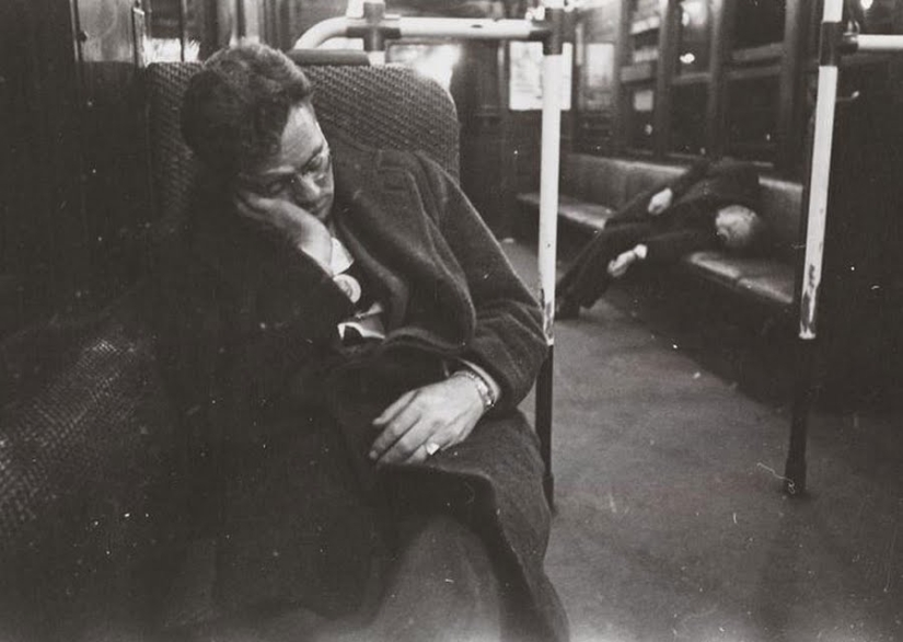 Photos of the New York subway of the 1940s, taken by a young Stanley Kubrick