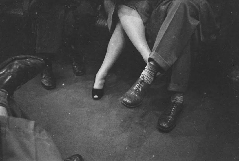 Photos of the New York subway of the 1940s, taken by a young Stanley Kubrick