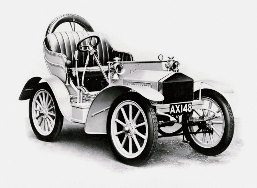 Pioneers, which models did the history of automakers begin with