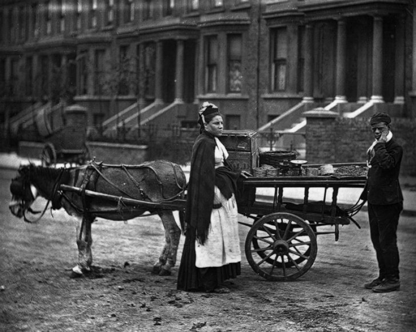 Pobreza impenetrable en las calles de Londres en 1873-1877