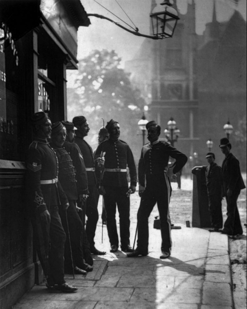 Pobreza impenetrable en las calles de Londres en 1873-1877