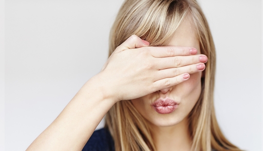 ¿Por qué con mis ojos cerrados se pueden ver patrones