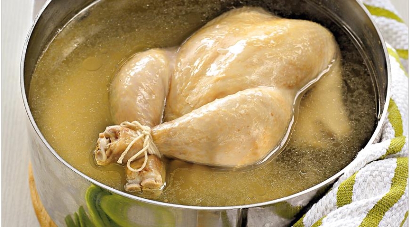 Por qué el caldo de pollo se llama "penicilina judía"