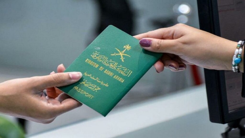 ¿Por qué en el mundo sólo se utilizan cuatro colores para las cubiertas de los pasaportes?