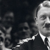 Por qué Hitler tenía un bigote de cepillo y donde el gas mostaza