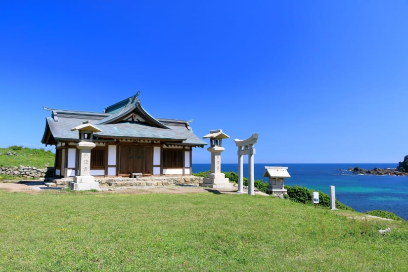 Por qué la isla japonesa de Okinoshima ha estado cerrada a las mujeres durante siglos