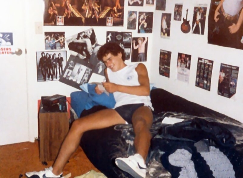 Posters not much happens: the typical room of an American ' 80s teen